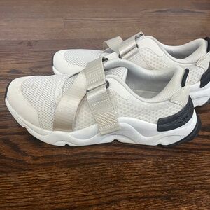 Sorel women’s size 9.5 sneakers
